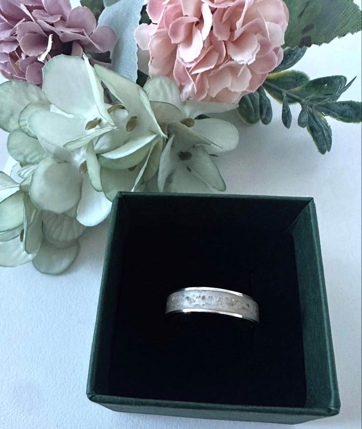 Classic Eternal Circle 6mm Silver Band