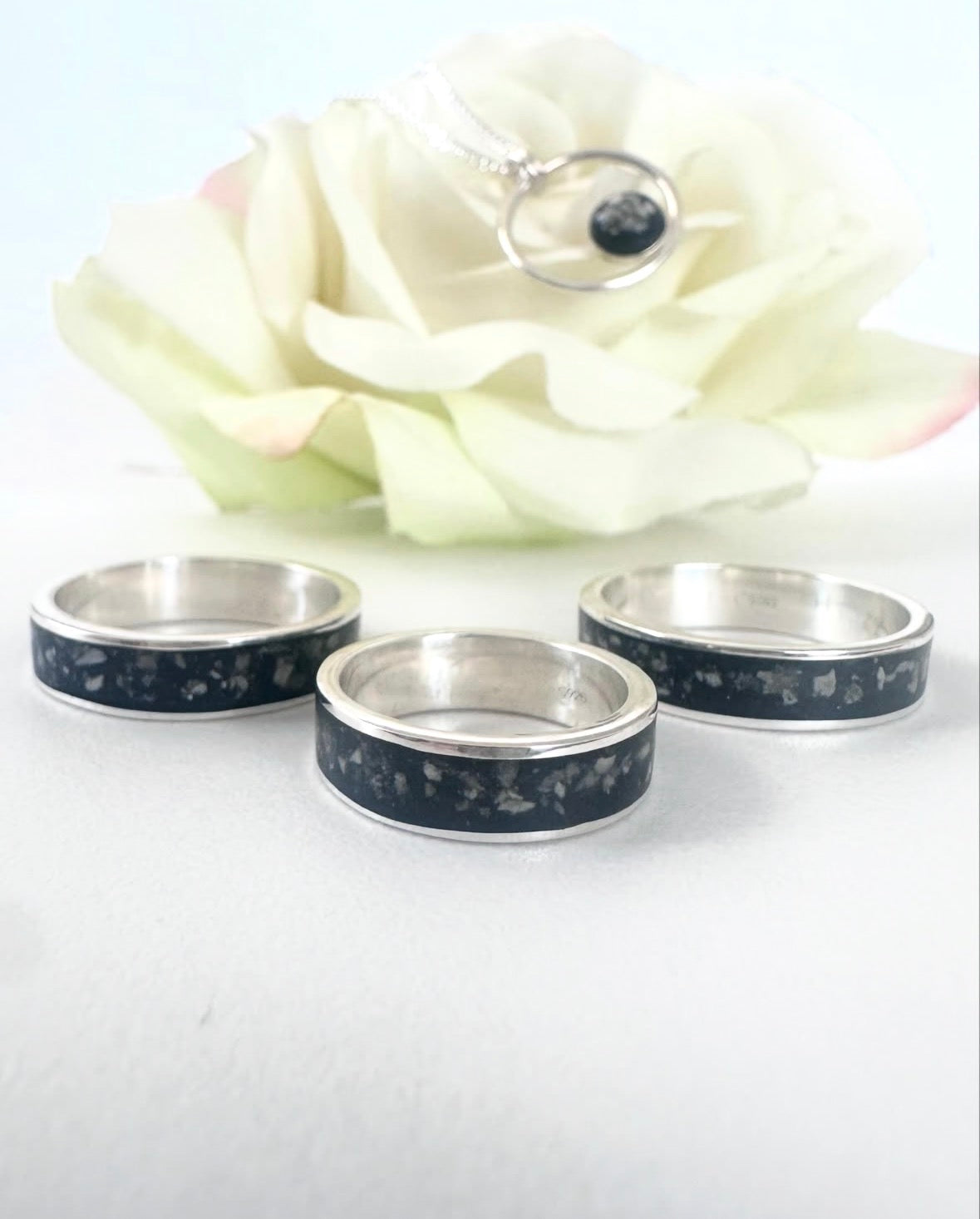 Classic Eternal Circle 6mm Silver Band