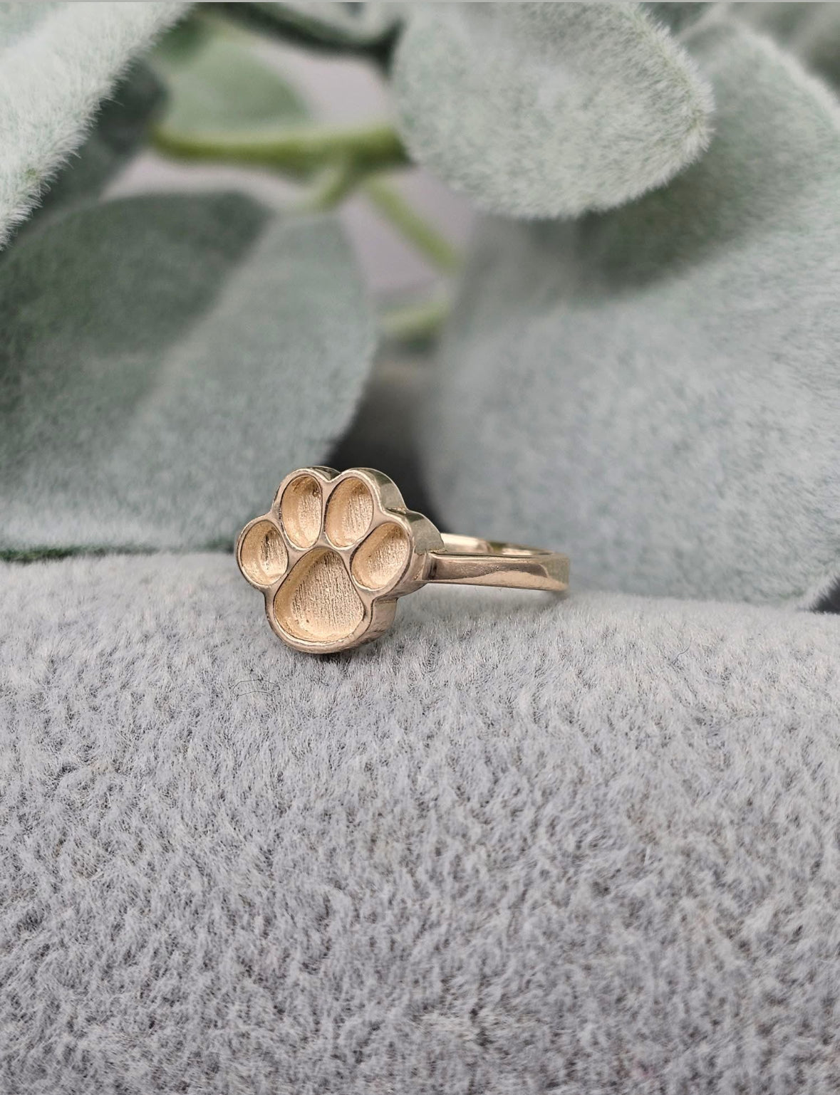 Paw Print Ring in 9ct Gold