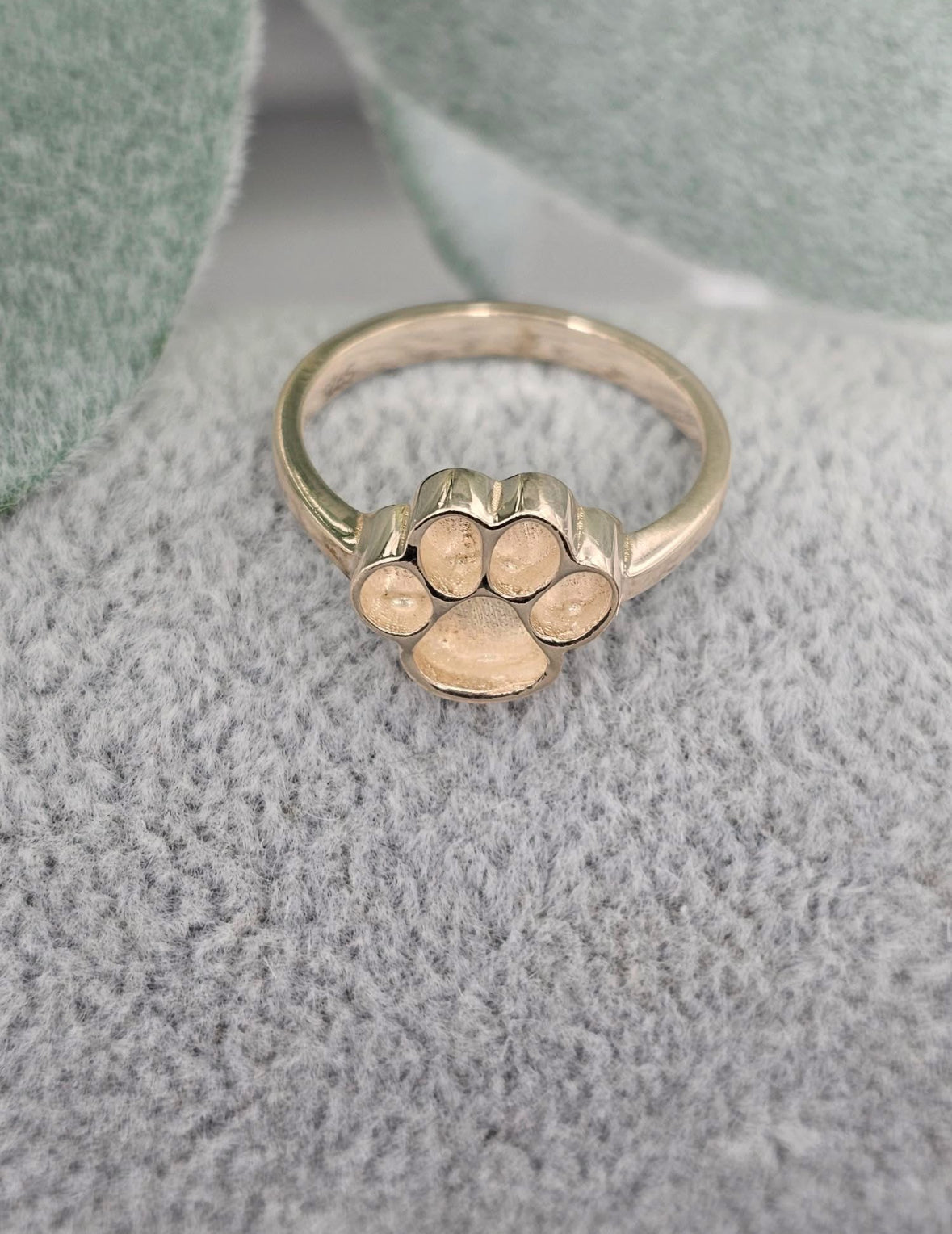 Paw Print Ring in 9ct Gold